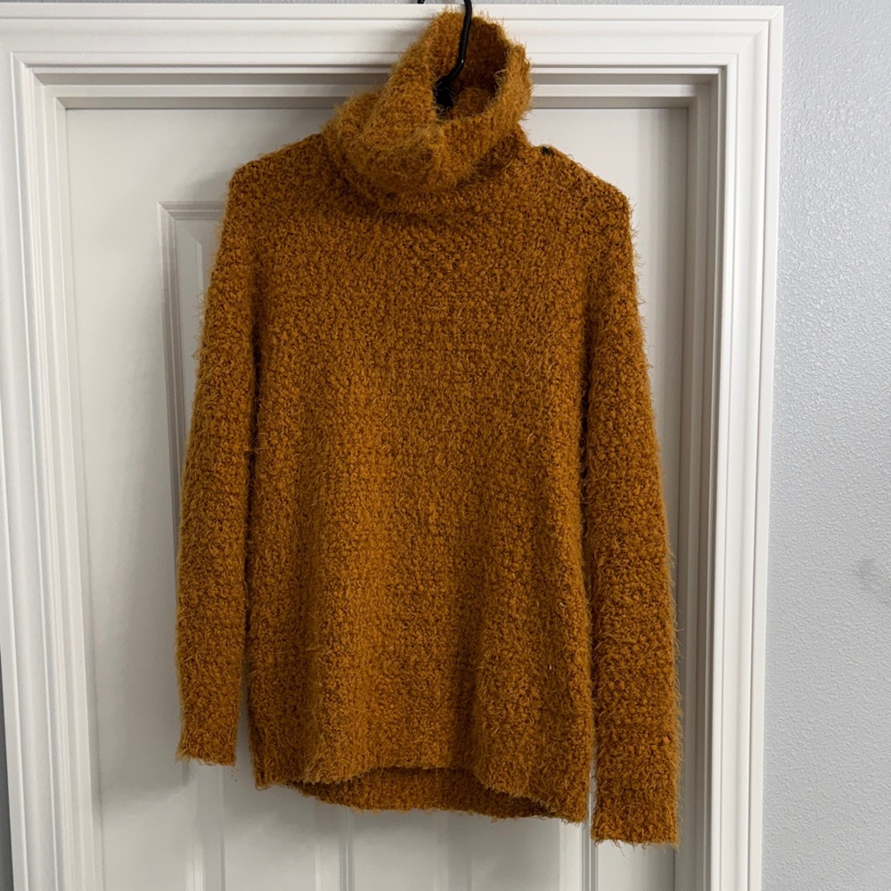 Forever 21 Fuzzy Turtleneck Sweater in Rust